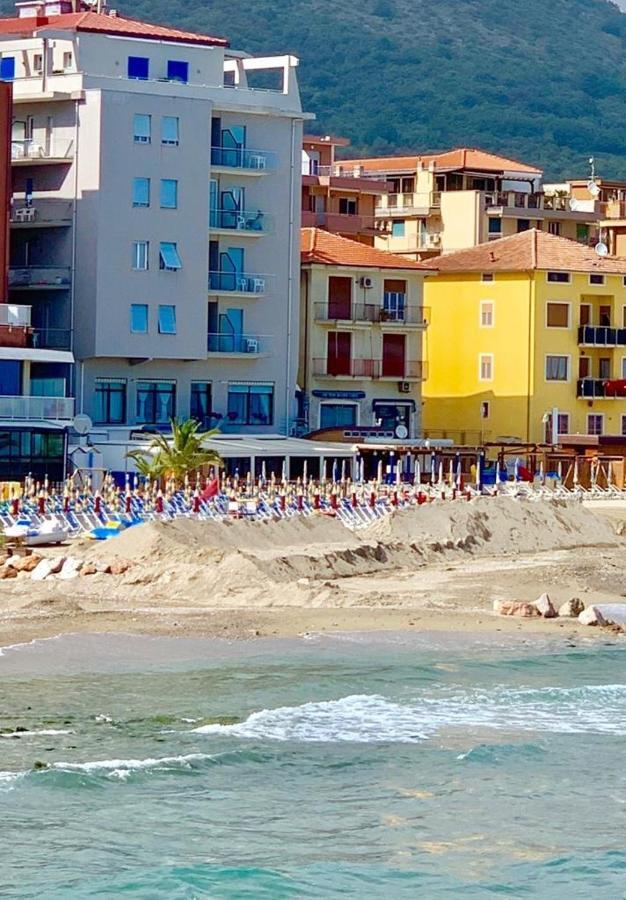 Vela D'oro 3* Pietra Ligure